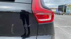 Volvo XC40 2.0 B4P Plus Black Edition 5dr Auto Petrol Estate